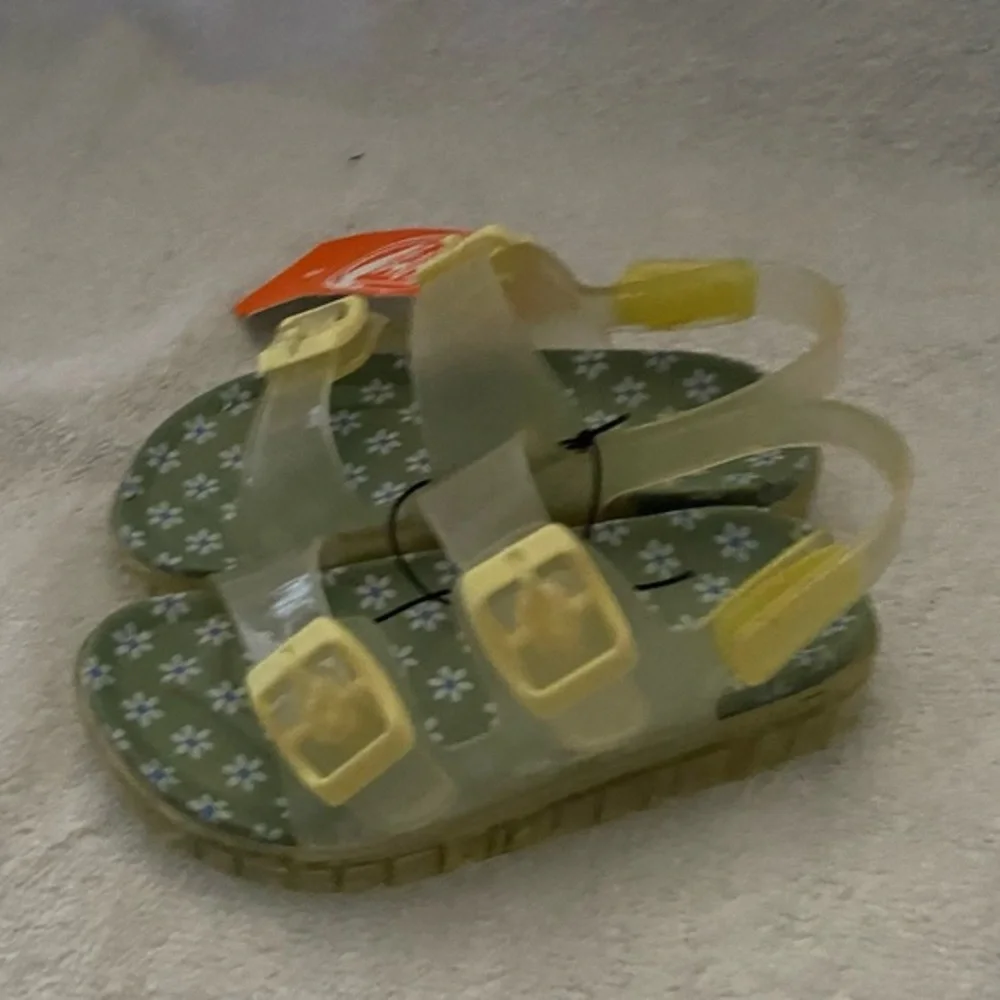 Wonder Nation Sandals Girls‎ Size 9 New Green
